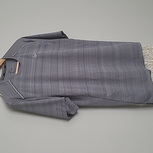 Nike Dri Fit T-shirt 👕 - Picture 3 of 13